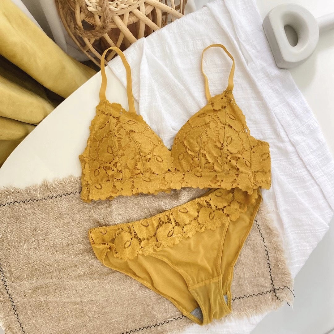 Premium Lace Push-Up Bra and Panty Set
