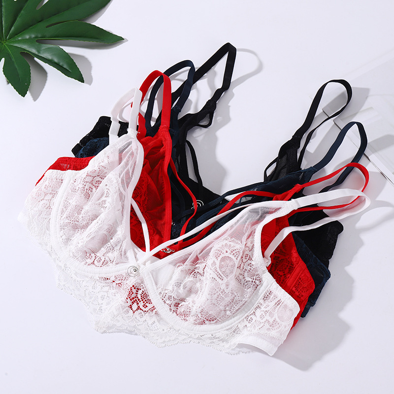 Smooth Lace Trim Design Bra Set