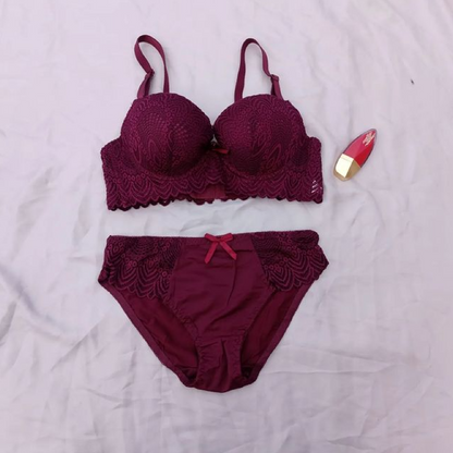 Elegant Fabulous Stylish Padded Bra set