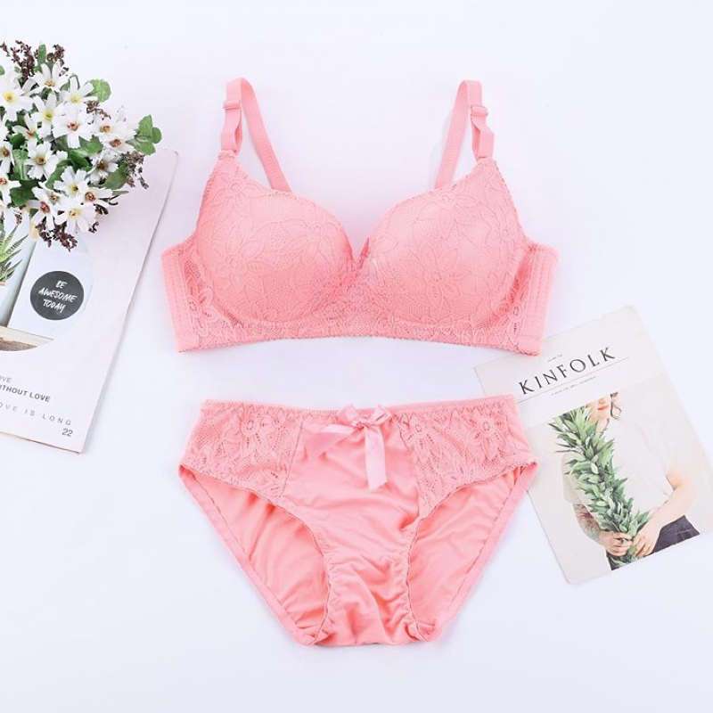 Exquisite Floral Lace Wired Free Bra set